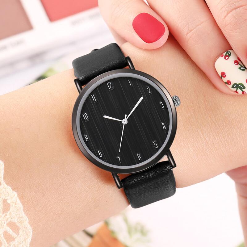 

Simple Round Pointer Quartz Watch