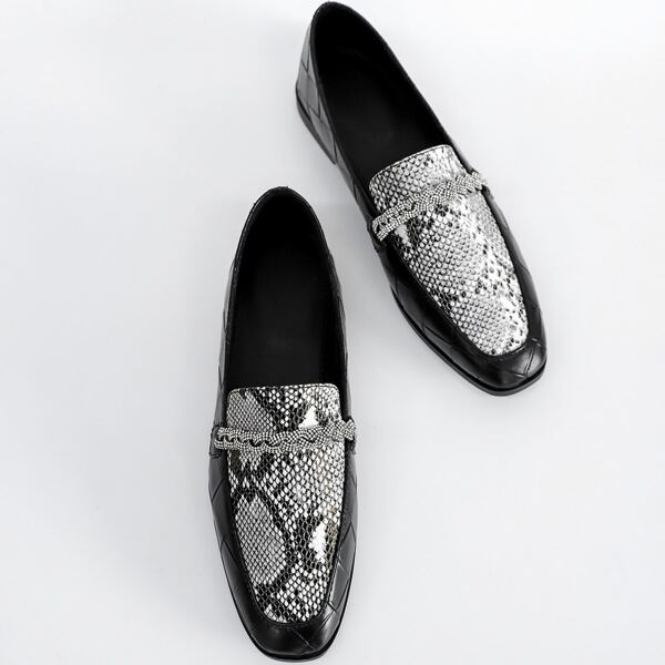

Rhinestone Decor Snakeskin Loafers, Black and white