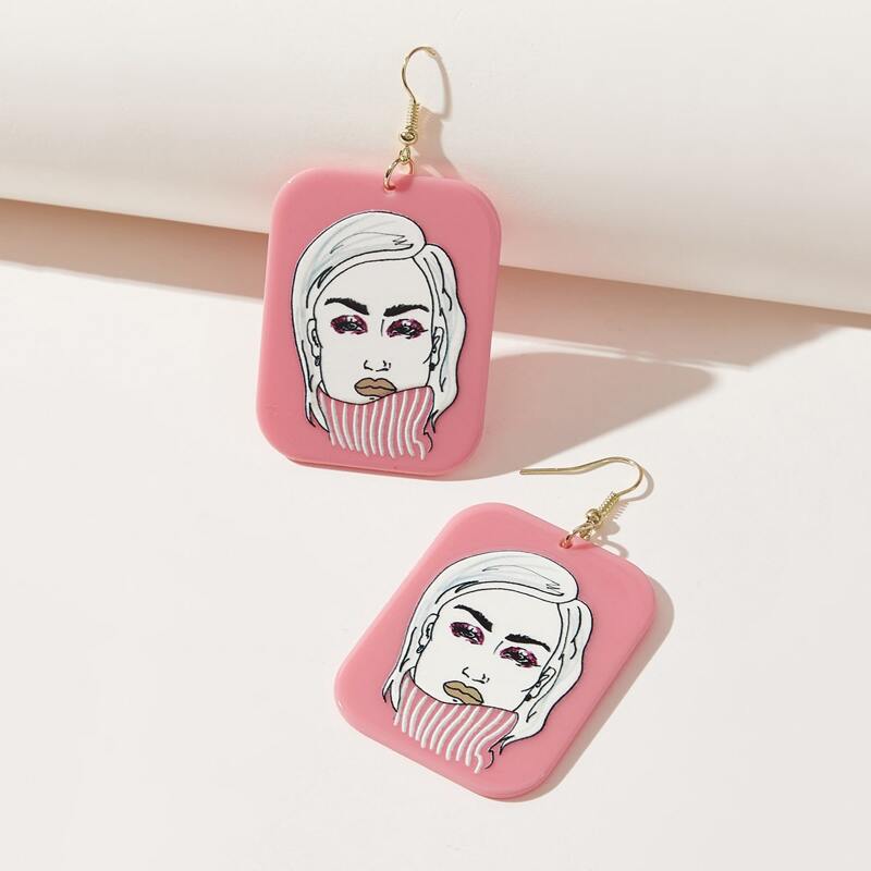 

Figure Pattern Drop Earrings, Gold