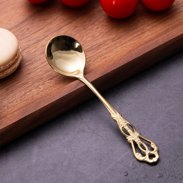 

1pc Hollow Embossed Spoon, Gold
