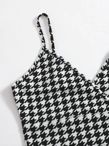 SHEIN Privé Houndstooth Print Crop Cami Top - Black and White - View 5