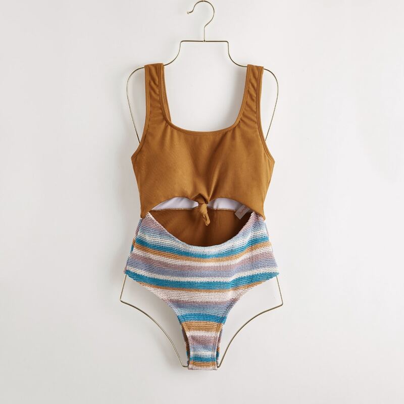 

Stripe Spliced Cut-out One Piece Swimsuit, Multicolor