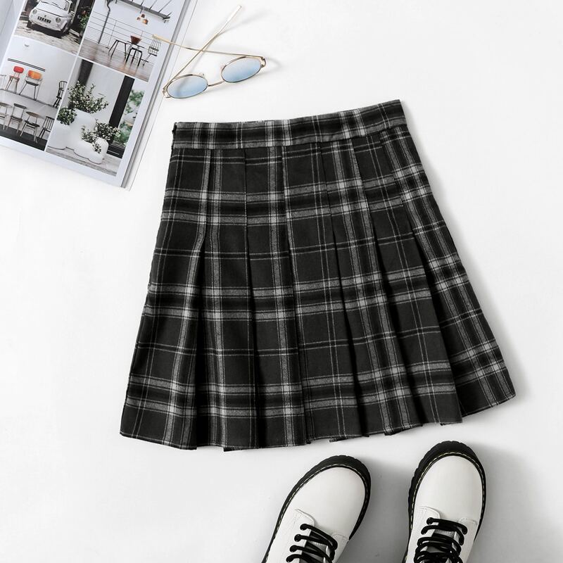 

Tartan Pleated Skirt, Black and white