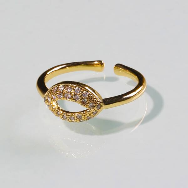 

Gold Plated Rhinestone Decor Ring