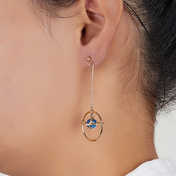 

Planet Decor Mismatched Drop Earrings, Gold