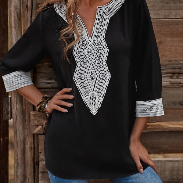 

Notch Neck Geo Embroidery Blouse, Black