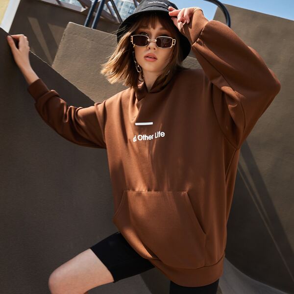

Pouch Pocket Letter Graphic Pullover, Coffee brown