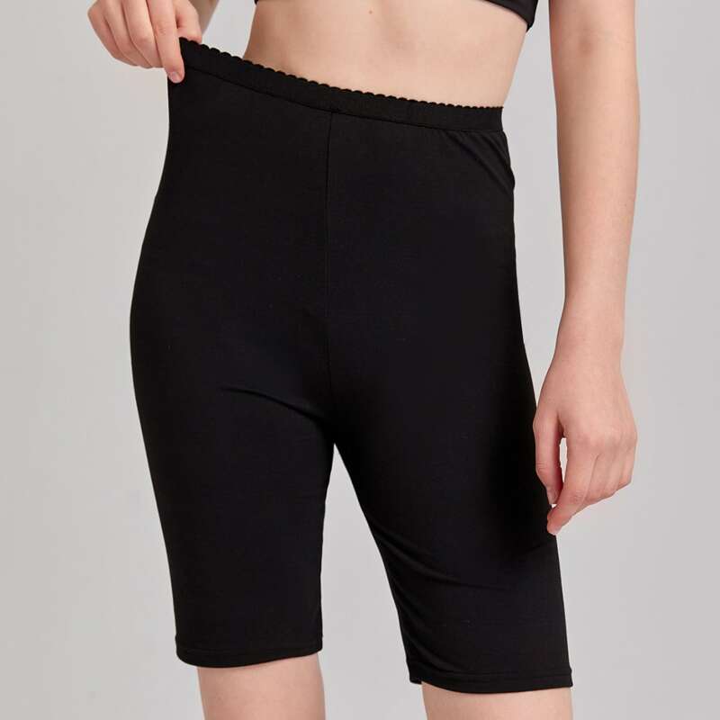 

Scallop Trim Biker Shorts, Black