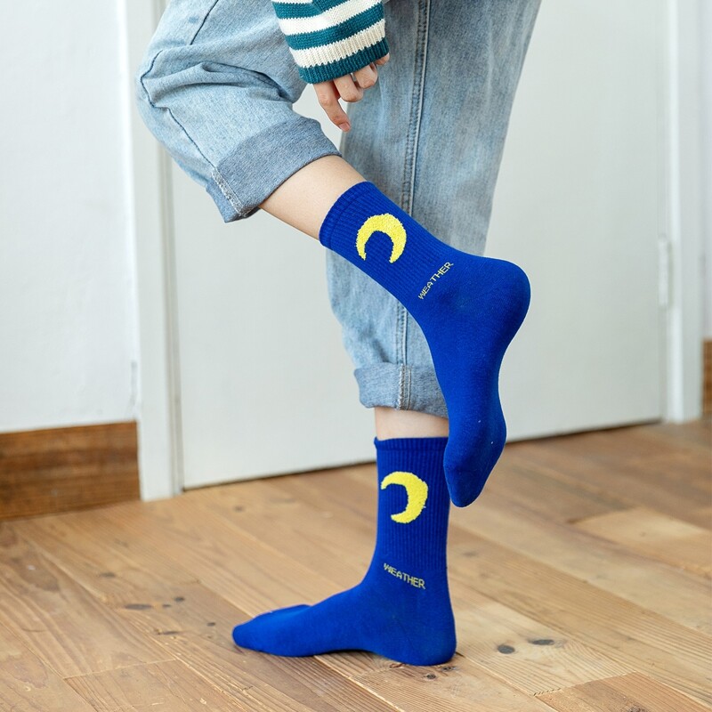 

1pair Moon Graphic Crew Socks, Blue