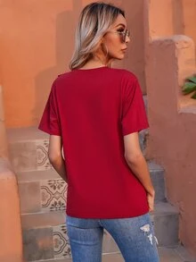 تي شيرت بلون موحد مقلم مكشكش
