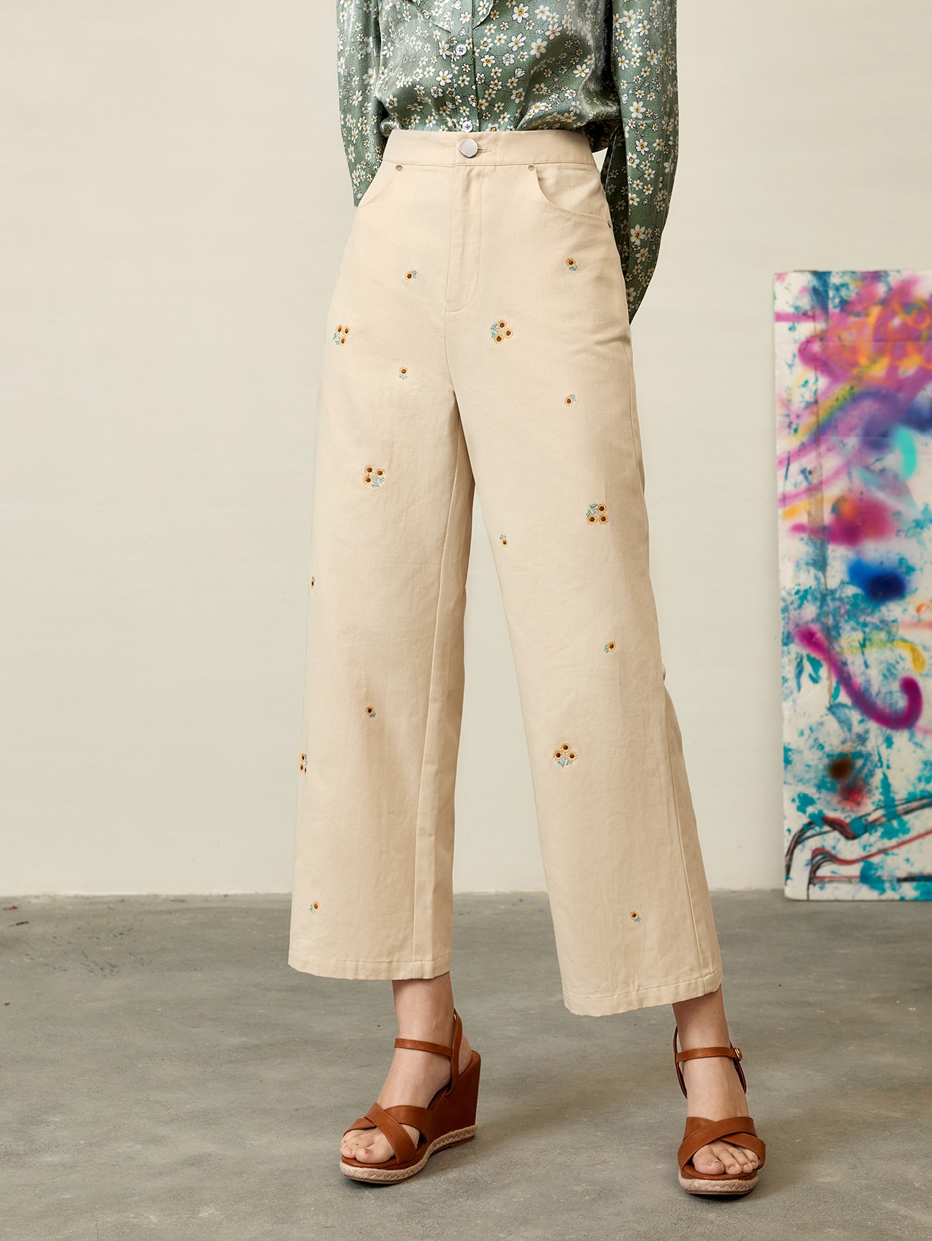 Floral Embroidered Pants ??| ROMWE