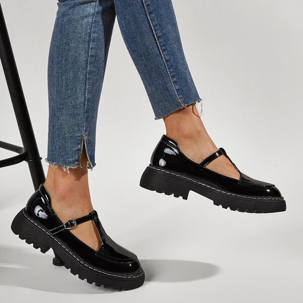 

Round Toe Buckle Mary Jane Flats, Black