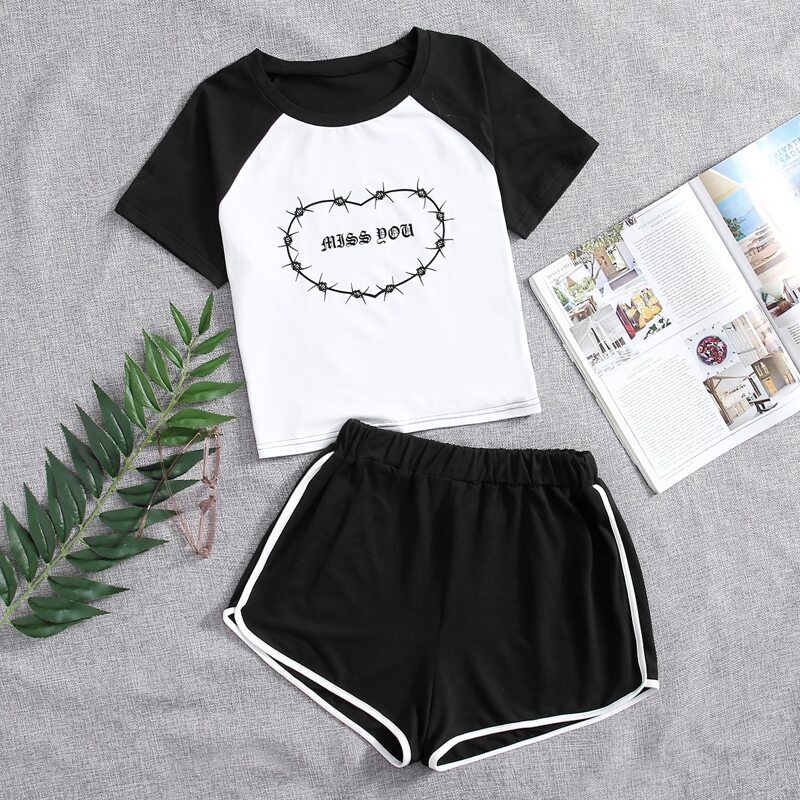 

Raglan Sleeve Letter and Heart Print Top & Track Shorts PJ Set, Black and white
