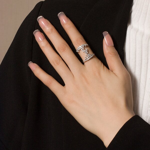 

Zircon Decor Ring, Silver