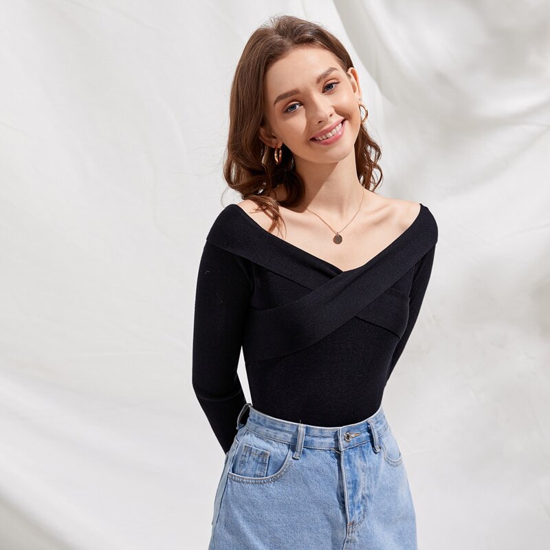 

Criss Cross Solid Sweater, Black