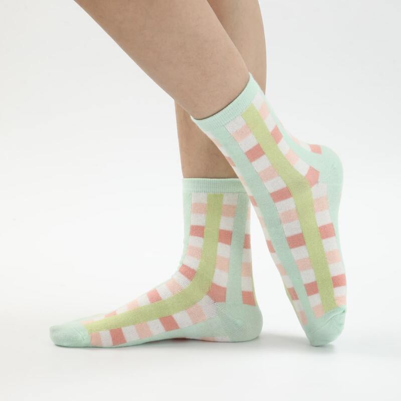 

1pair Plaid Crew Socks, Multicolor