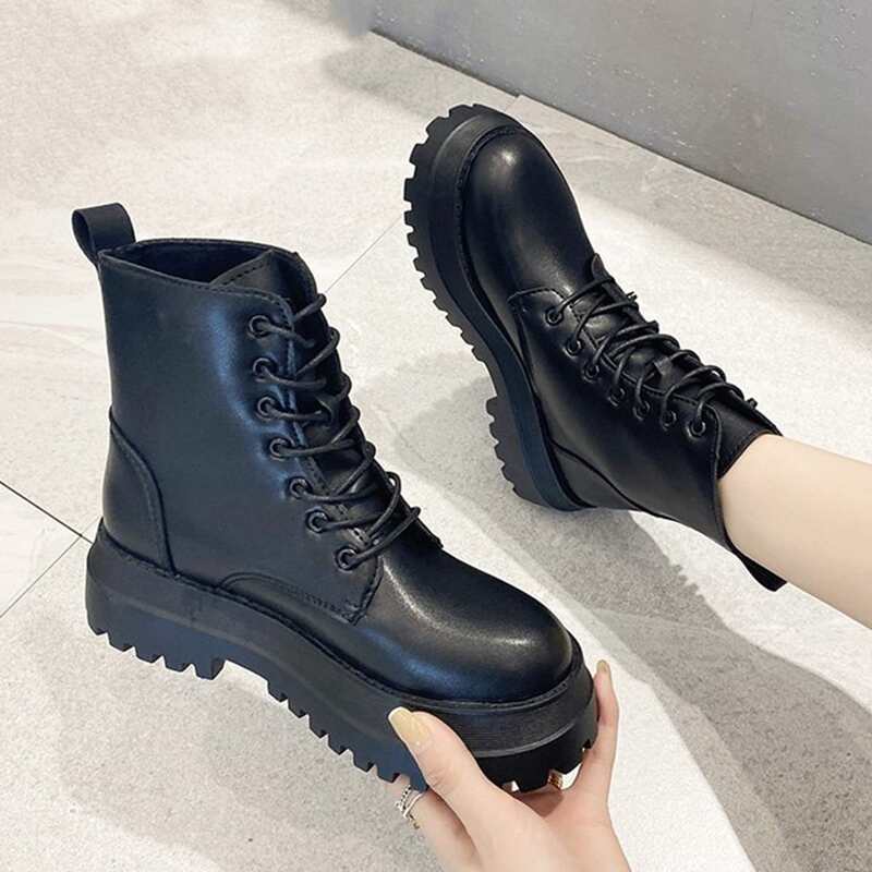 

Flatform Combat Boots, Black