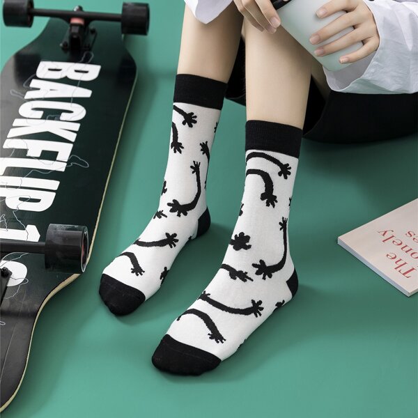 

Color Block Crew Socks, Black and white