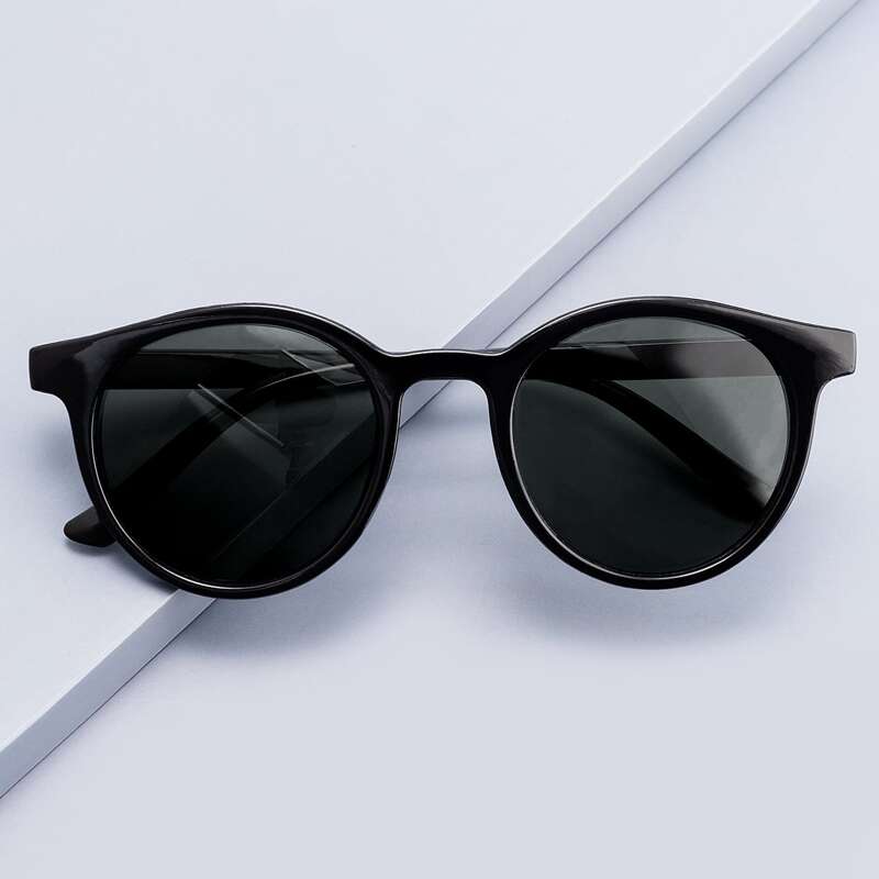 

Round Frame Sunglasses