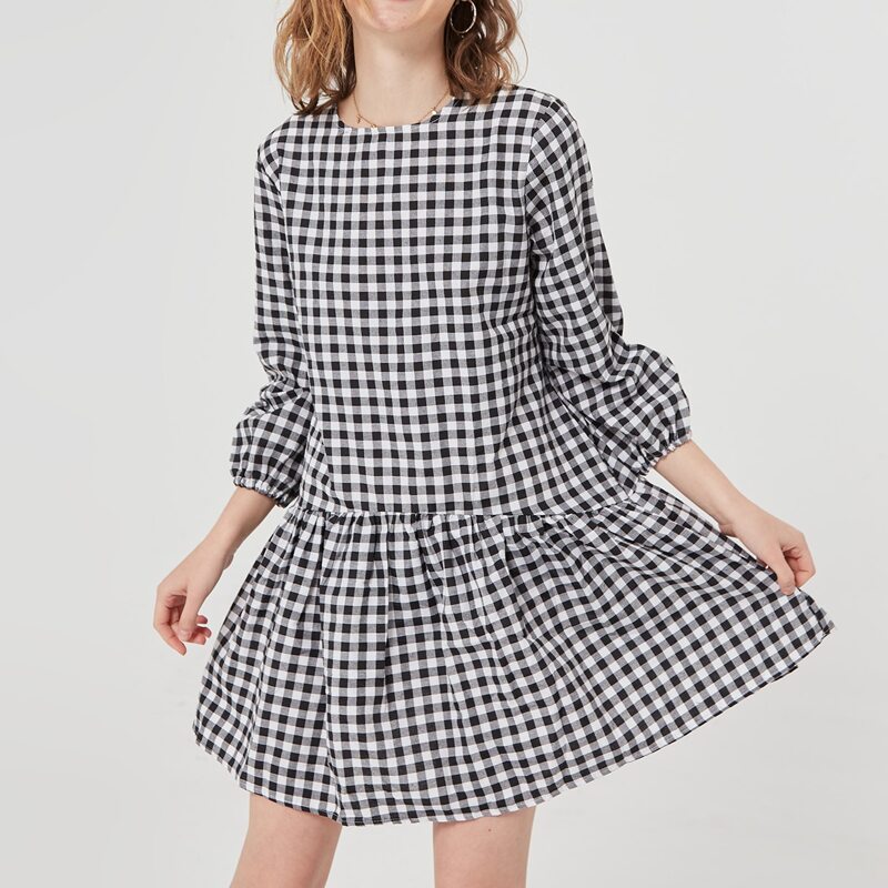 

Ruffle Hem Keyhole Back Gingham Smock Dress, Black and white