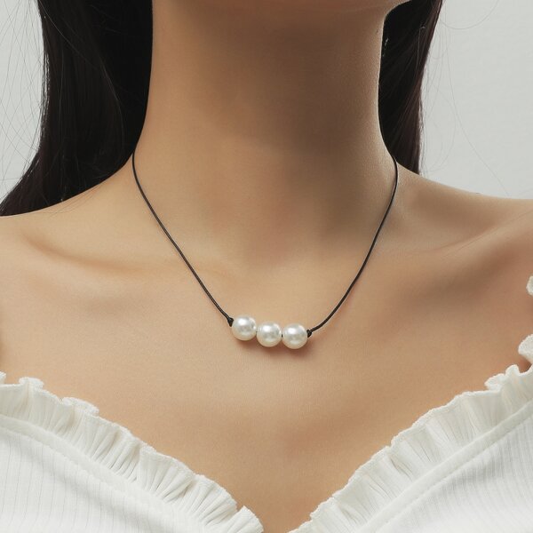 

Faux Pearl Decor Necklace, White