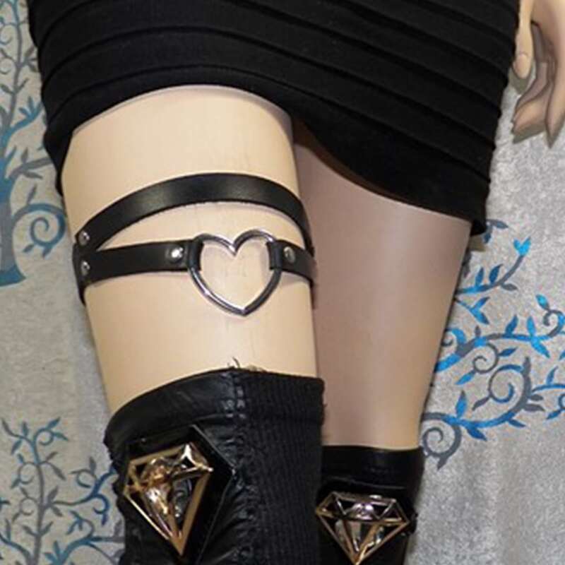 

Heart Linked Thigh Garter, Black