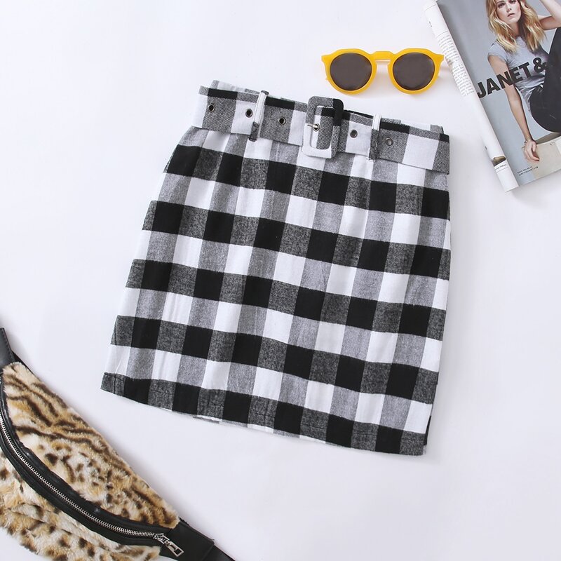 

Buffalo Plaid Belted Mini Skirt, Black and white