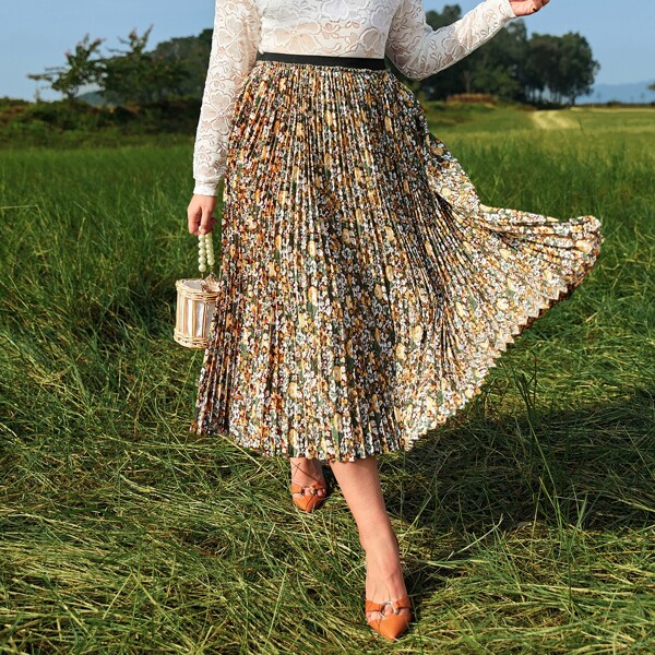 

Plus Ditsy Floral Pleated Skirt, Multicolor