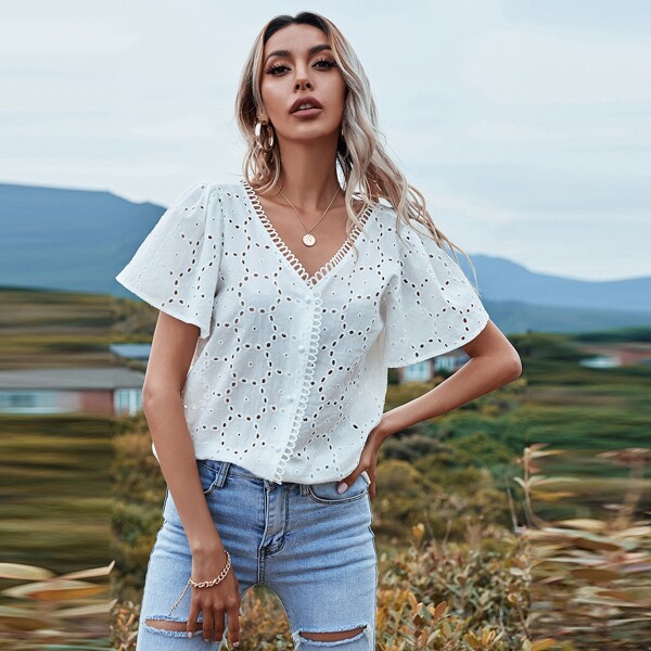 

Solid Double V-neck Schiffy Blouse, White