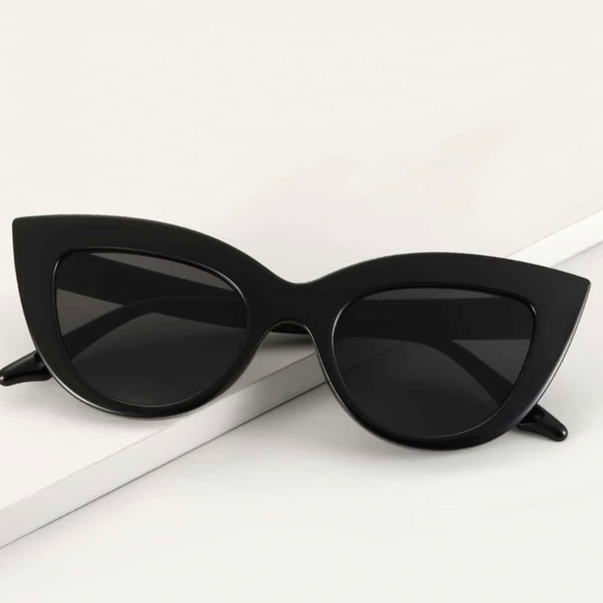 

Cat Eye Frame Sunglasses