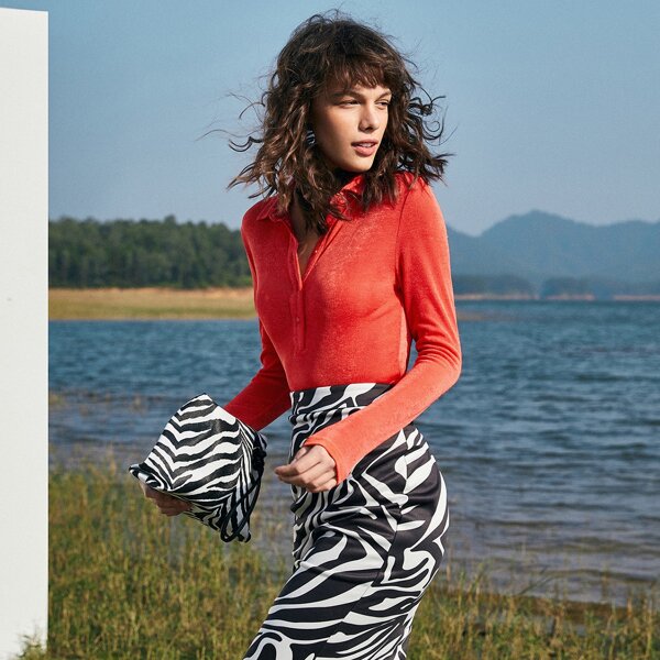 

Collared Buttoned Front Tee, Red