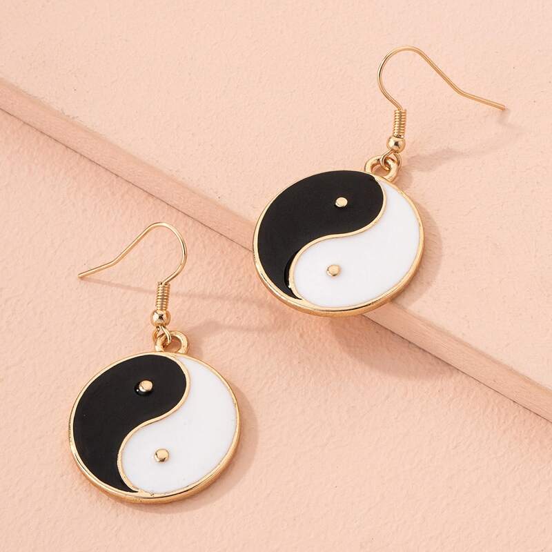 

Yin & Yang Decor Round Drop Earrings, Black and white