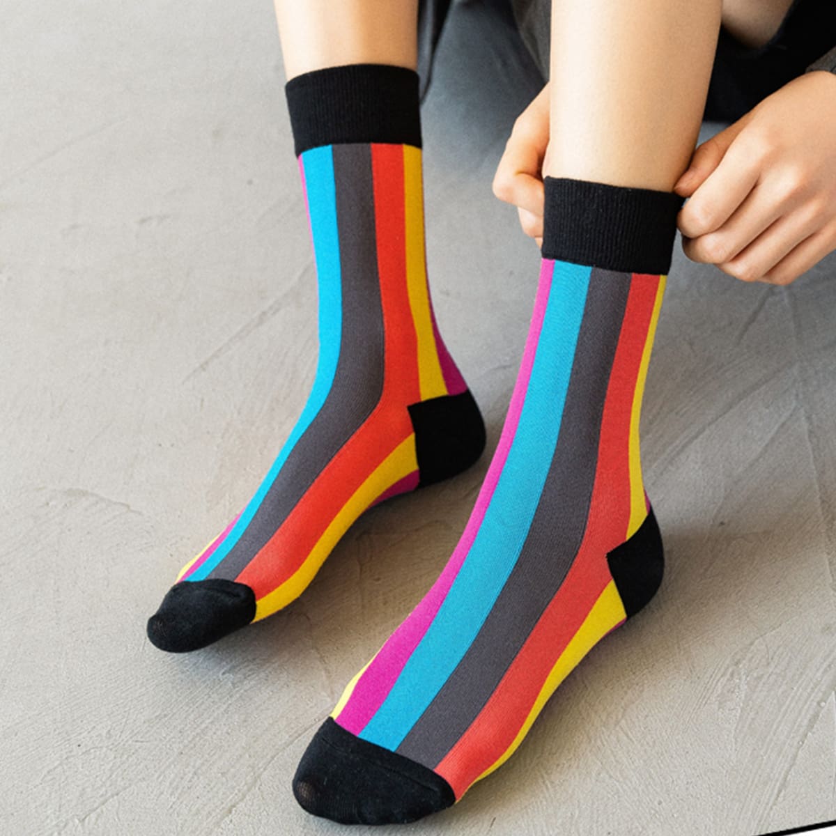 

1pair Colorful Stripe Crew Socks, Multicolor