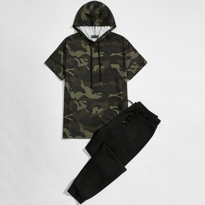 

Guys Camo Drawstring Hoodie & Pocket Joggers Set, Multicolor