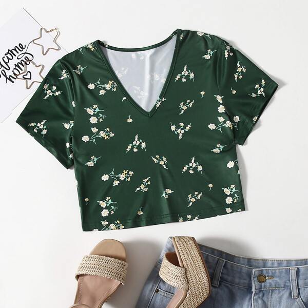 

Ditsy Floral Crop Tee, Dark green