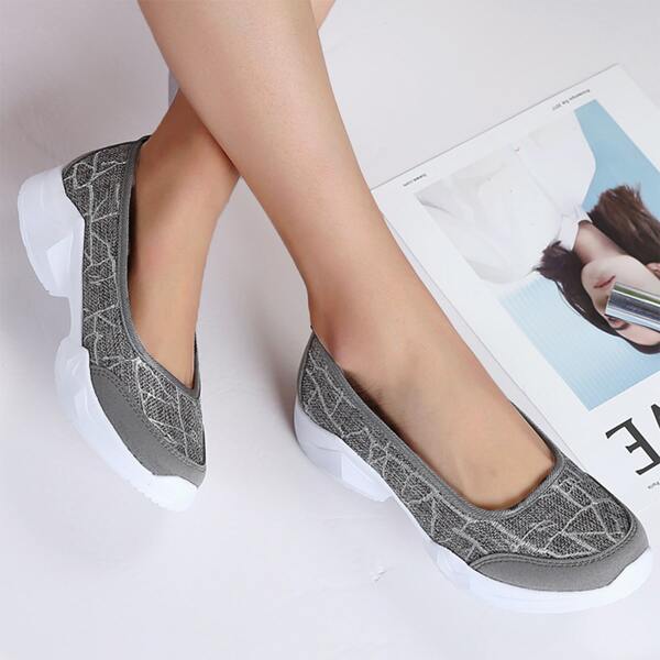 

Low Top Graphic Sneakers, Grey