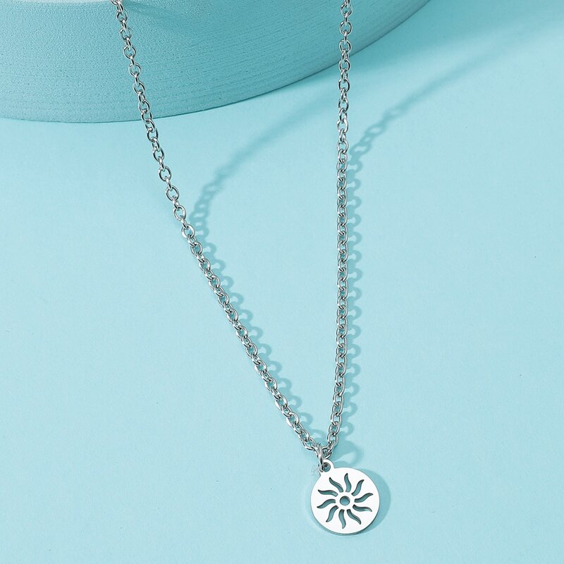 

Guys Sun Design Pendant Necklace, Silver