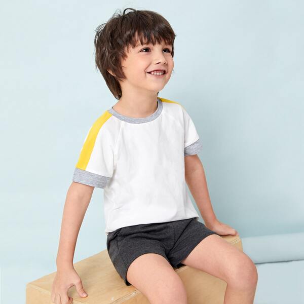 

Toddler Boys Raglan Sleeve Contrast Trim Top & Shorts Set, Multicolor