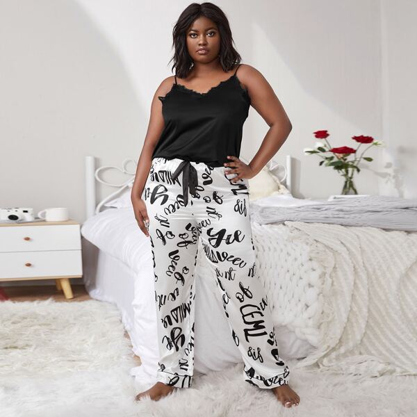 

Plus Letter Graphic Contrast Lace Cami Pajama Set, Black and white