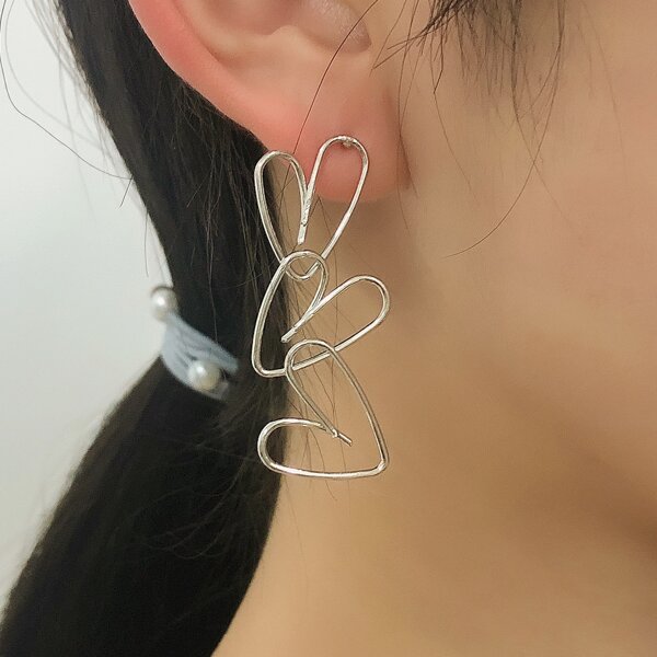 

Hollow Out Heart Decor Earrings, Silver