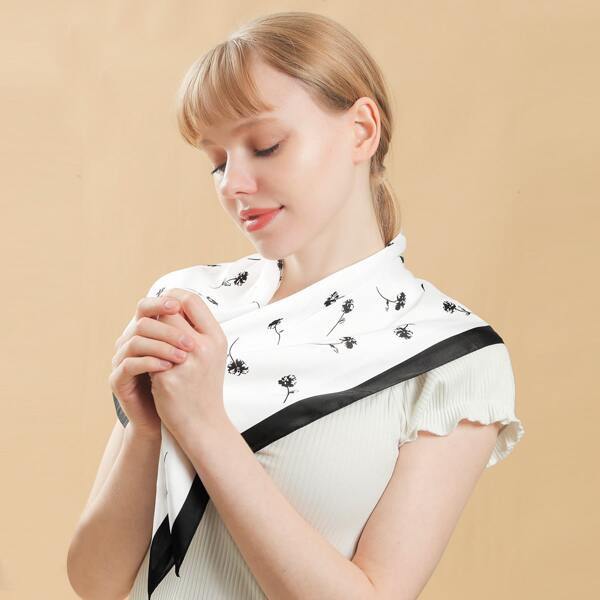 

Flower Pattern Bandana, White
