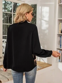 EMERY ROSE 前紐扣馬印花襯衫 - 黑色 - 查看 2