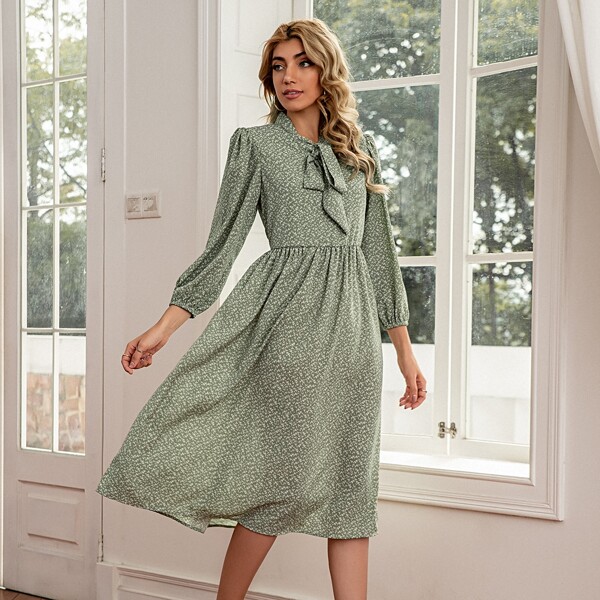 

Tie Neck Allover Print A-line Dress, Green