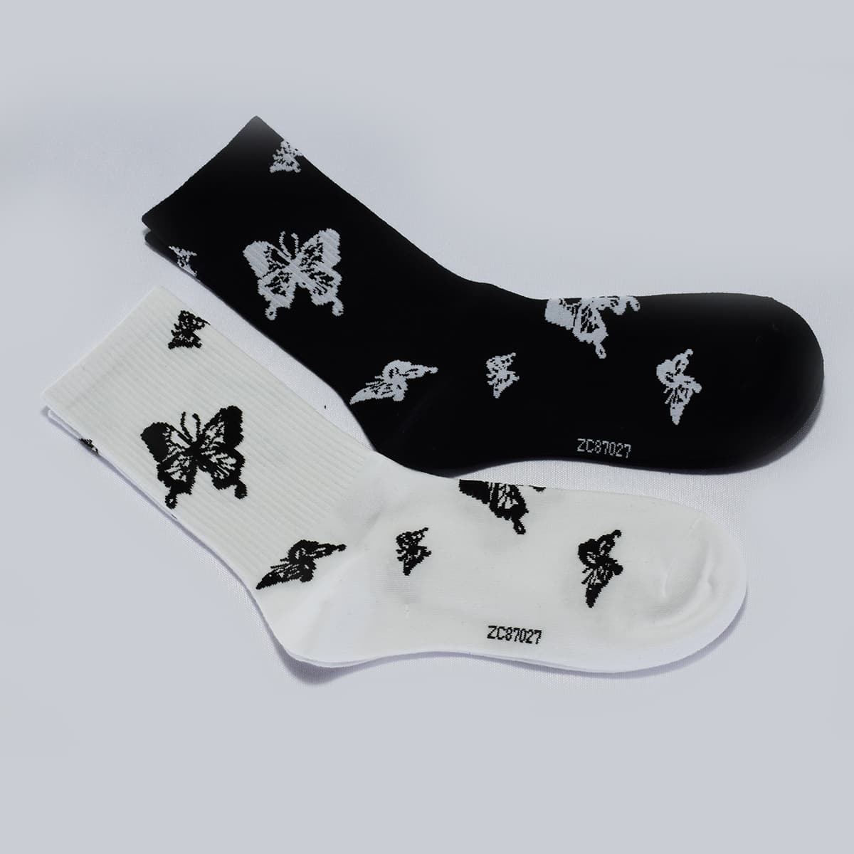 

Guys 2pairs Butterfly Crew Socks, Black and white