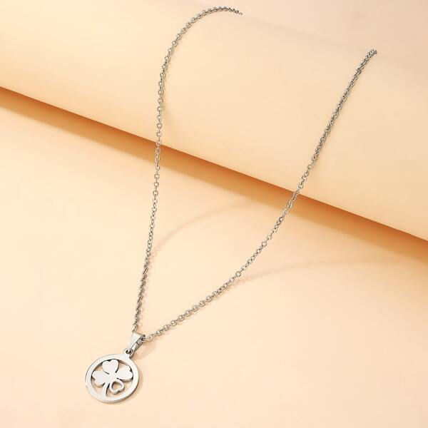 

Clover Pendant Necklace, Silver