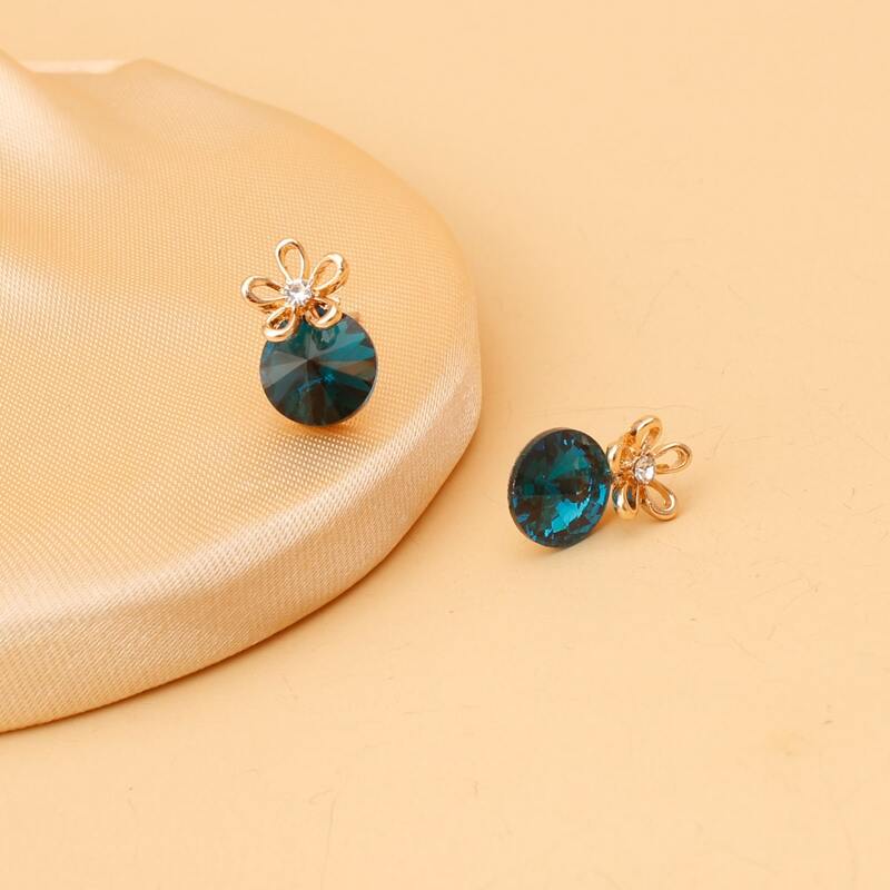 

Rhinestone Floral Stud Earrings, Gold
