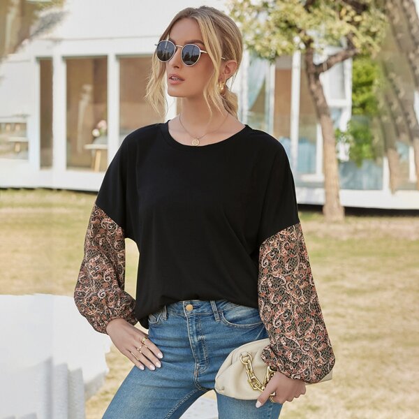 

Contrast Paisley Drop Shoulder Tee, Black