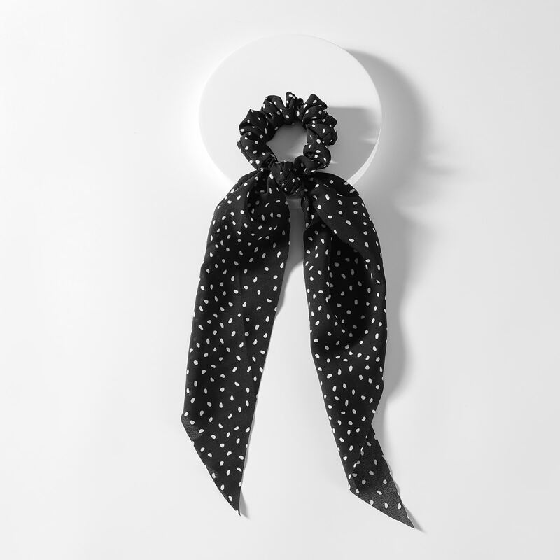 

Knot Design Scrunchie Scarf, Black