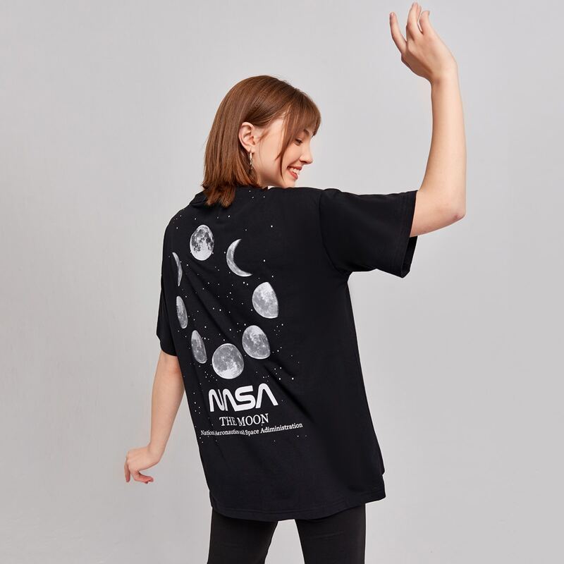 

Letter Moon Graphic Oversized Tee, Black