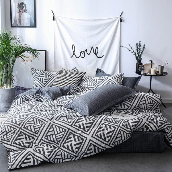 

Geometric Pattern Duvet Cover Set Without Filler, Black and white